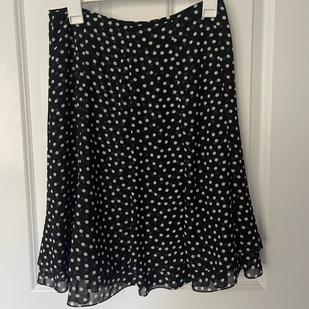 Tahari | Black & White Polk-a-Dot Skirt | Knee Length | Chiffon Material
